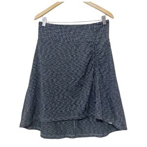 The North Face Blue/Gray Space Dye
Cypress Knee Length Skirt - Size Medium